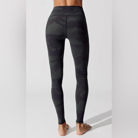 Alo Black Dark Green Camo Leggings Sz Small - Picture 5 of 7